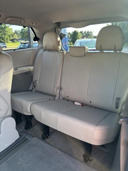 Toyota Sienna XLE FWD 8-Passenger V6 2014