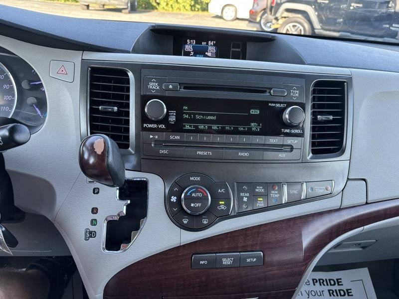 Toyota Sienna XLE FWD 8-Passenger V6 2014