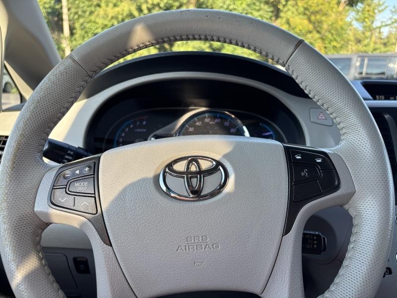 Toyota Sienna XLE FWD 8-Passenger V6 2014