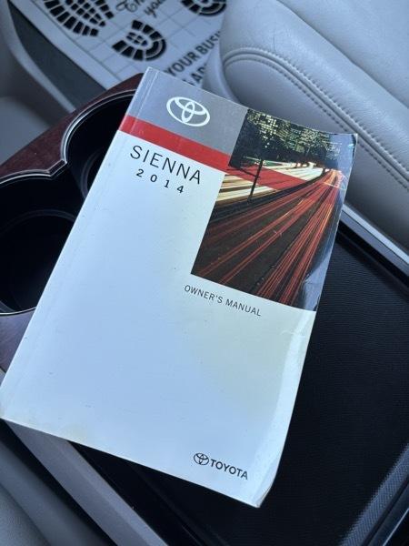 Toyota Sienna XLE FWD 8-Passenger V6 2014