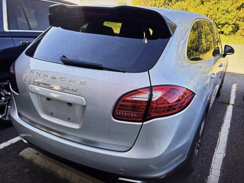 Porsche Cayenne Hybrid S 2013