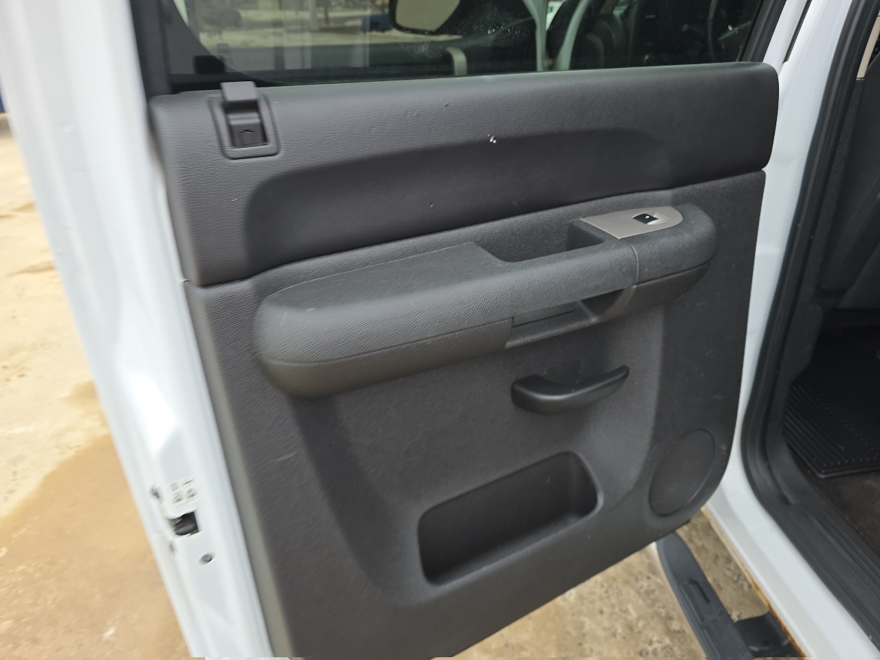 Chevrolet Silverado 1500 LT Crew Cab 4WD 2011