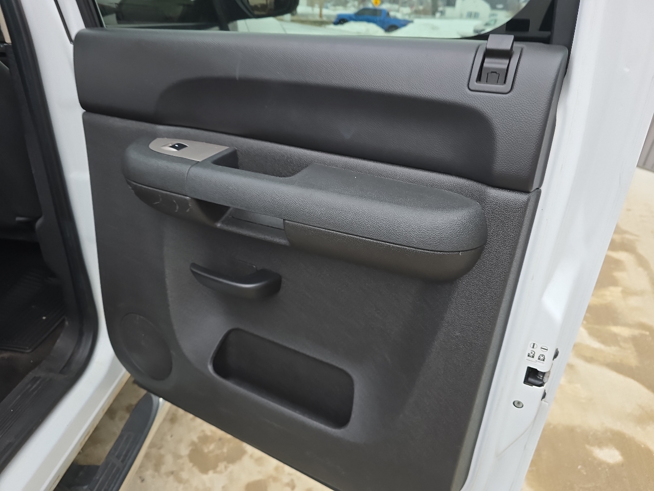 Chevrolet Silverado 1500 LT Crew Cab 4WD 2011