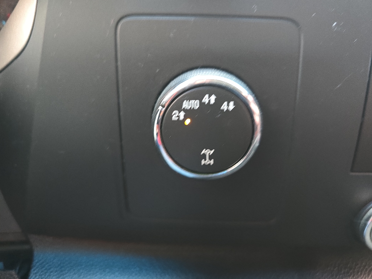 Chevrolet Silverado 1500 LT Crew Cab 4WD 2011