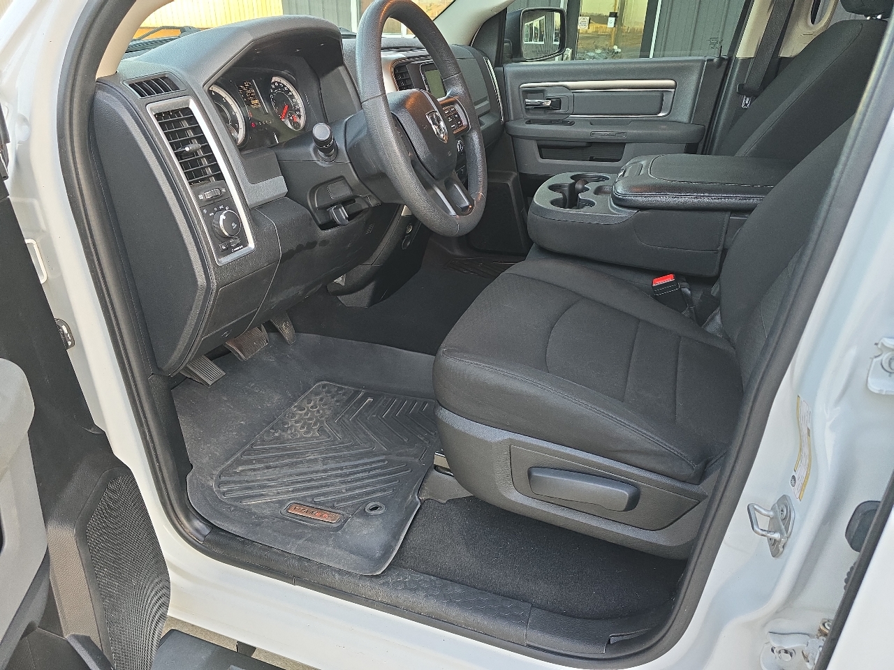 RAM 1500 SLT Quad Cab 4WD 2020