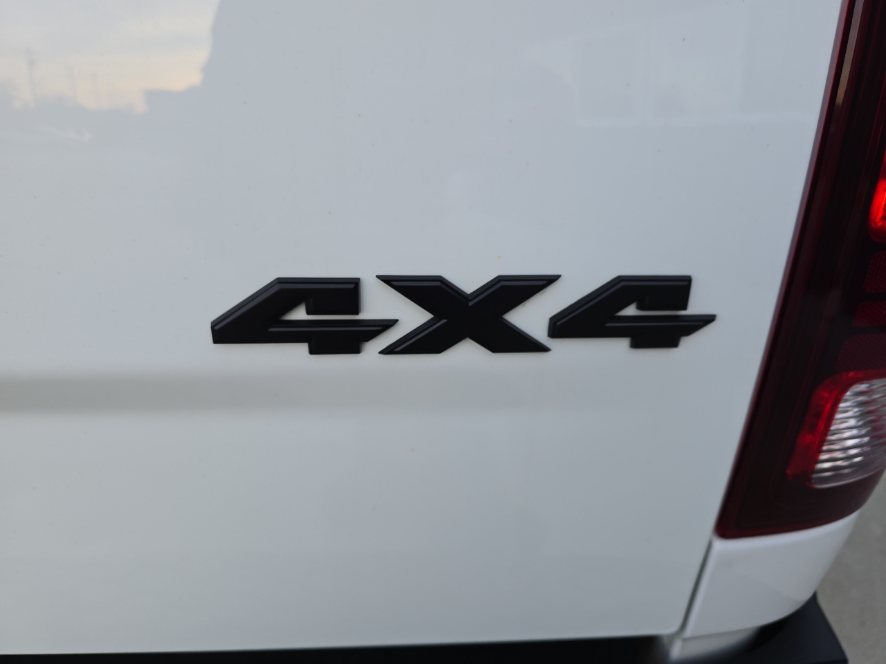 RAM 1500 SLT Quad Cab 4WD 2020