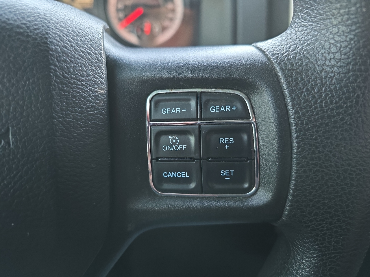 RAM 1500 SLT Quad Cab 4WD 2020