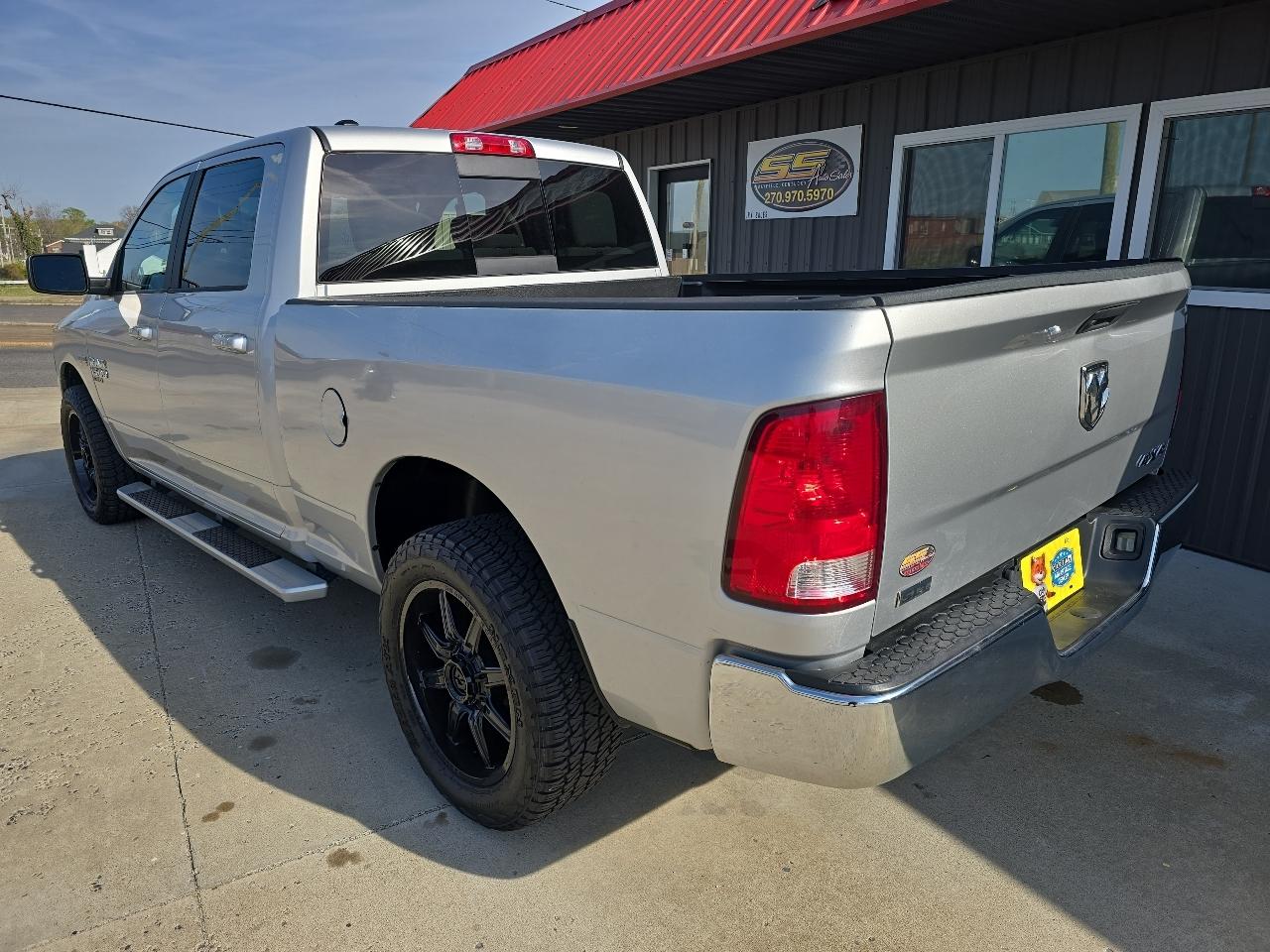 RAM 1500 Classic SLT 4x4 Crew Cab 6'4" Box 2019