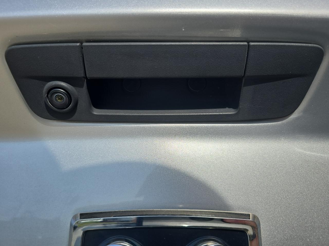 RAM 1500 Classic SLT 4x4 Crew Cab 6'4" Box 2019