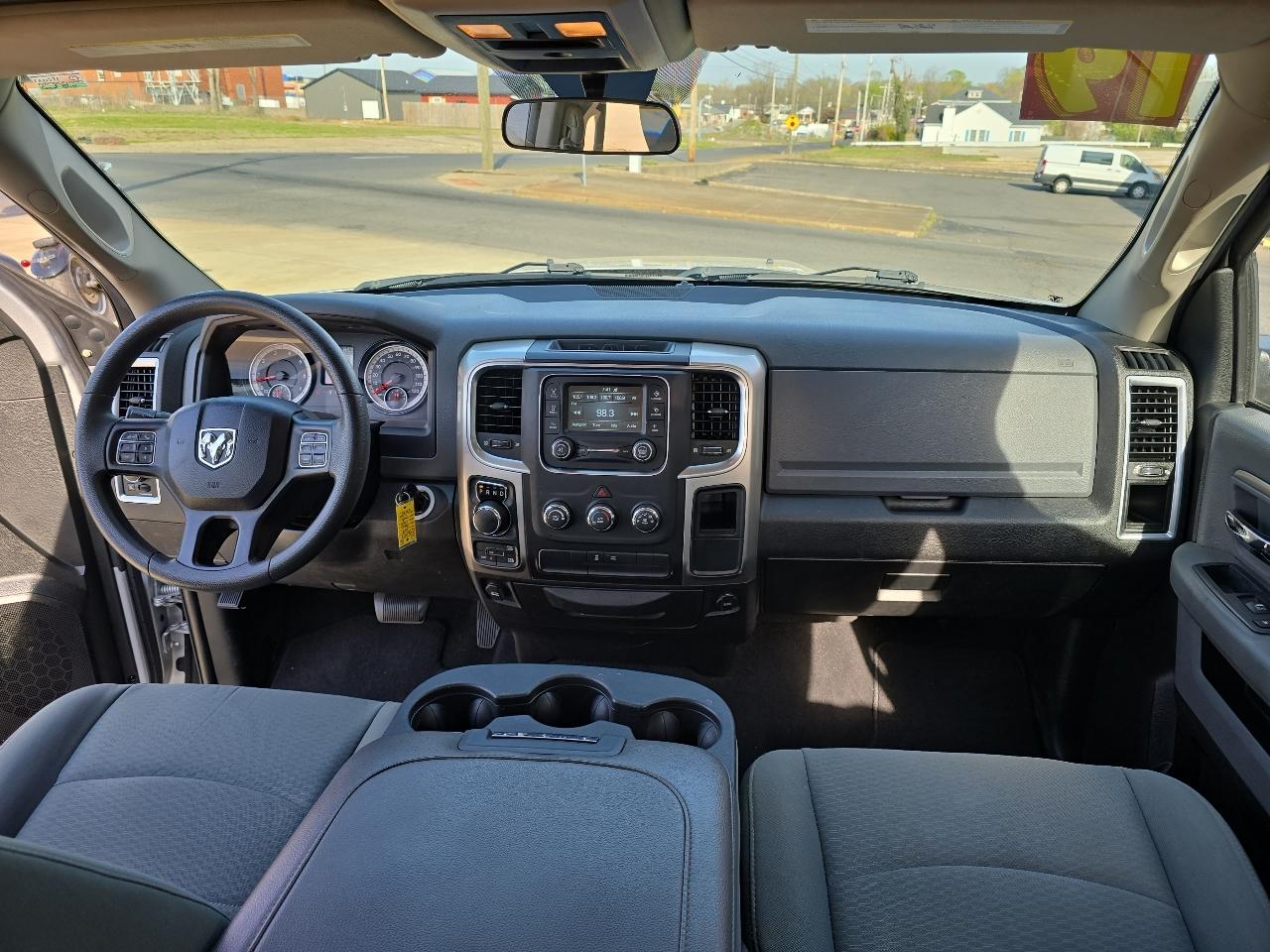 RAM 1500 Classic SLT 4x4 Crew Cab 6'4" Box 2019