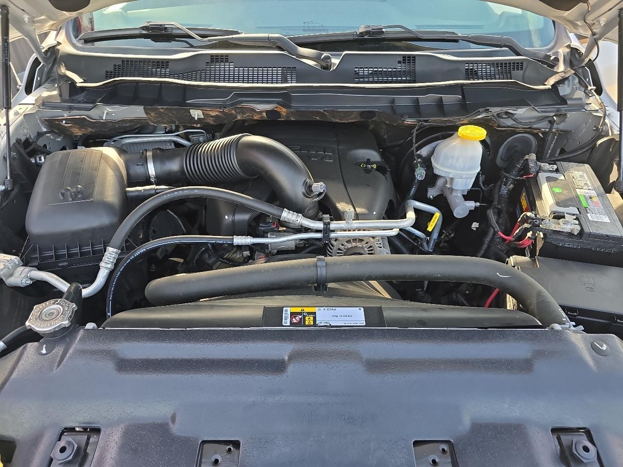 RAM 1500 Classic SLT 4x4 Crew Cab 6'4" Box 2019