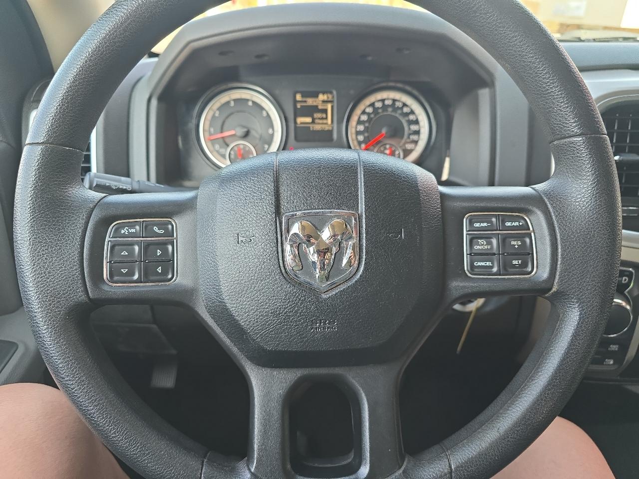 RAM 1500 Classic SLT 4x4 Crew Cab 6'4" Box 2019