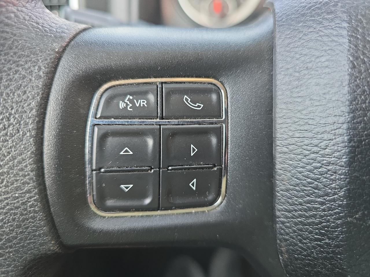 RAM 1500 Classic SLT 4x4 Crew Cab 6'4" Box 2019