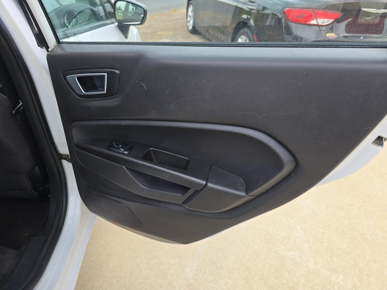 Ford Fiesta 5dr HB SE 2015