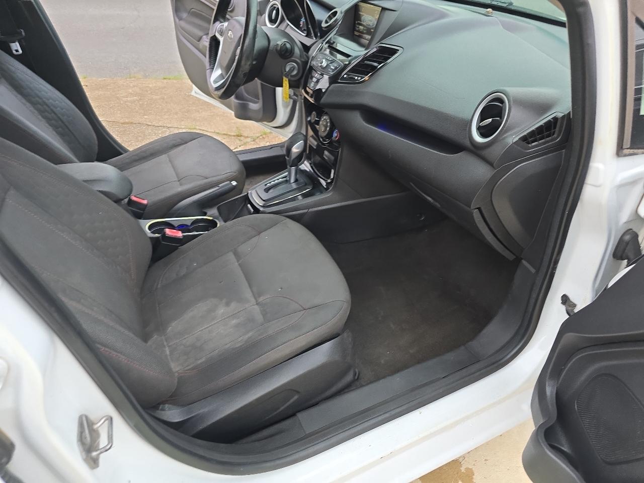 Ford Fiesta 5dr HB SE 2015