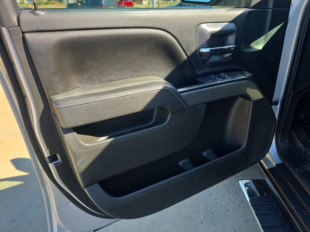 Chevrolet Silverado 1500 LT Crew Cab Long Box 4WD 2015