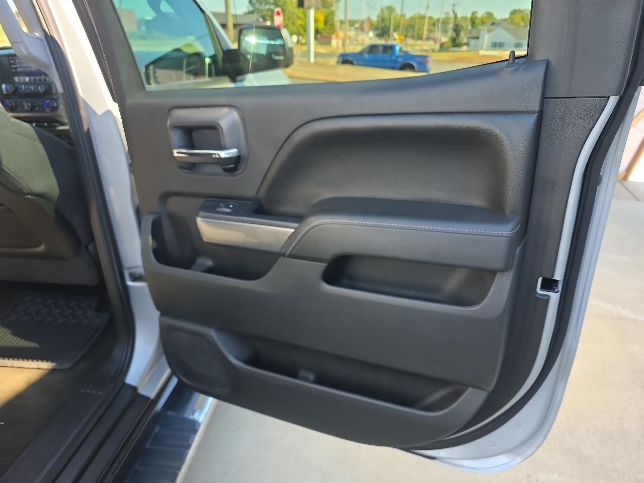 Chevrolet Silverado 1500 LT Crew Cab Long Box 4WD 2015