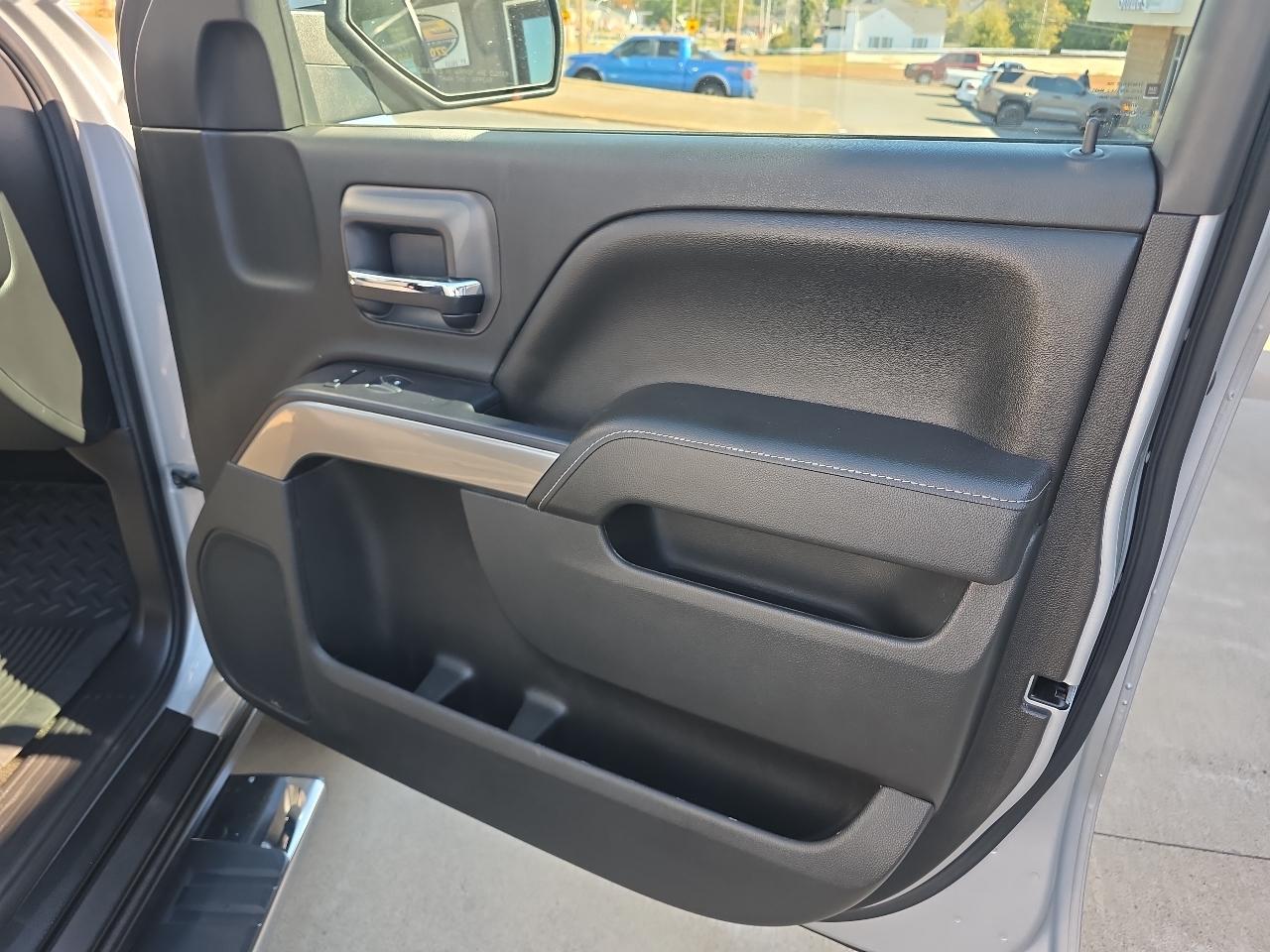 Chevrolet Silverado 1500 LT Crew Cab Long Box 4WD 2015