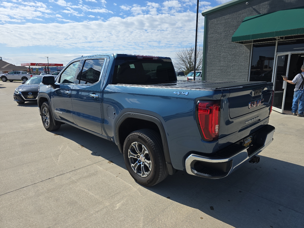 2024 Gmc Sierra 1500 SLT photo 3