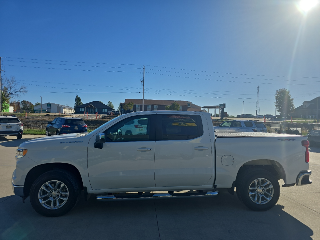 Chevrolet Silverado 1500 4WD Crew Cab 147" LT w/1LT 2023