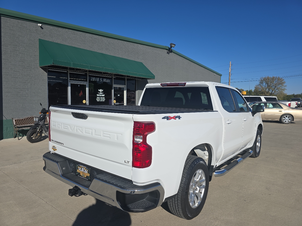 Chevrolet Silverado 1500 4WD Crew Cab 147" LT w/1LT 2023