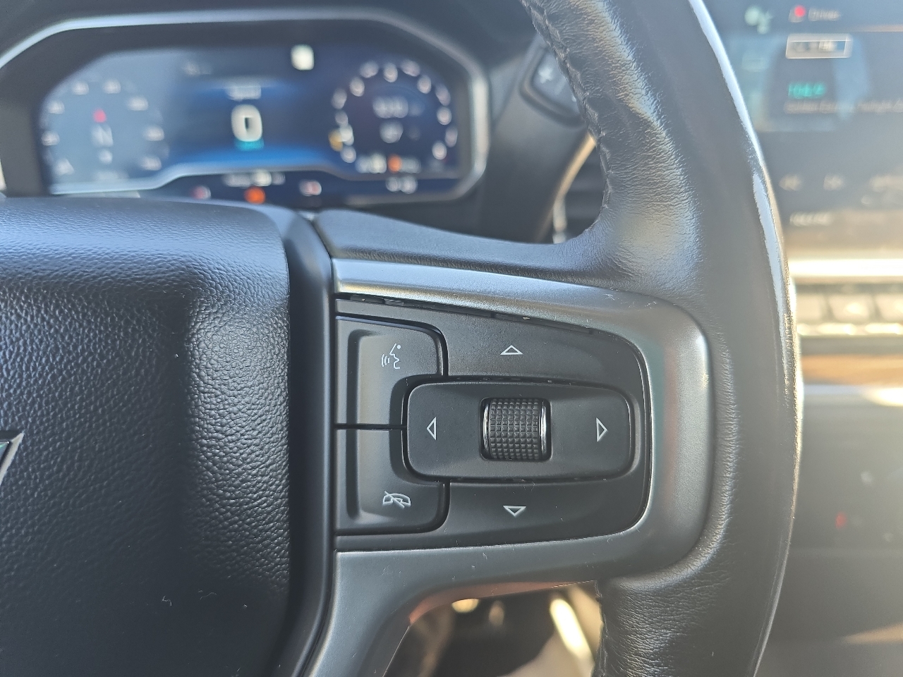 Chevrolet Silverado 1500 4WD Crew Cab 147" LT w/1LT 2023