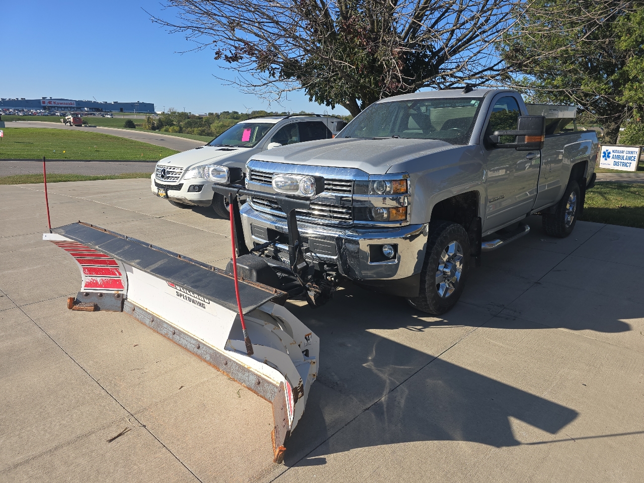 Chevrolet Silverado 2500HD 4WD Reg Cab 133.6" LT 2016