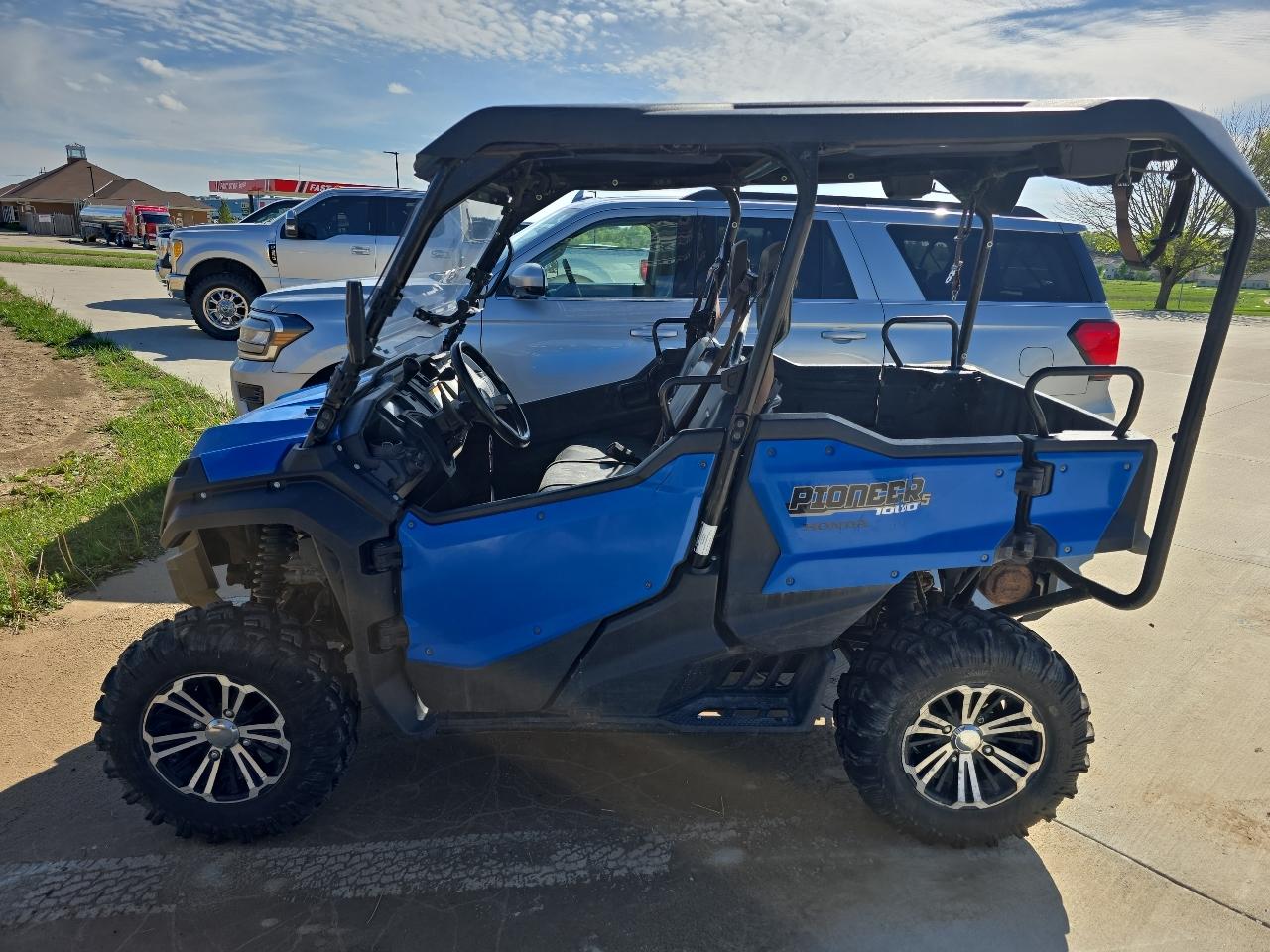 Honda Pioneer 1000 5 Deluxe  2017