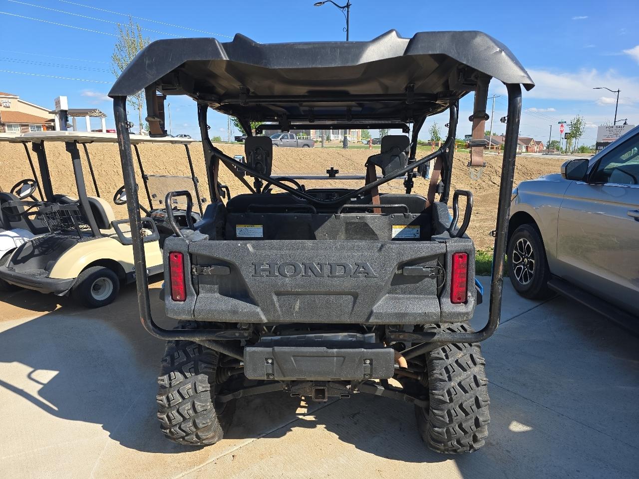 Honda Pioneer 1000 5 Deluxe  2017