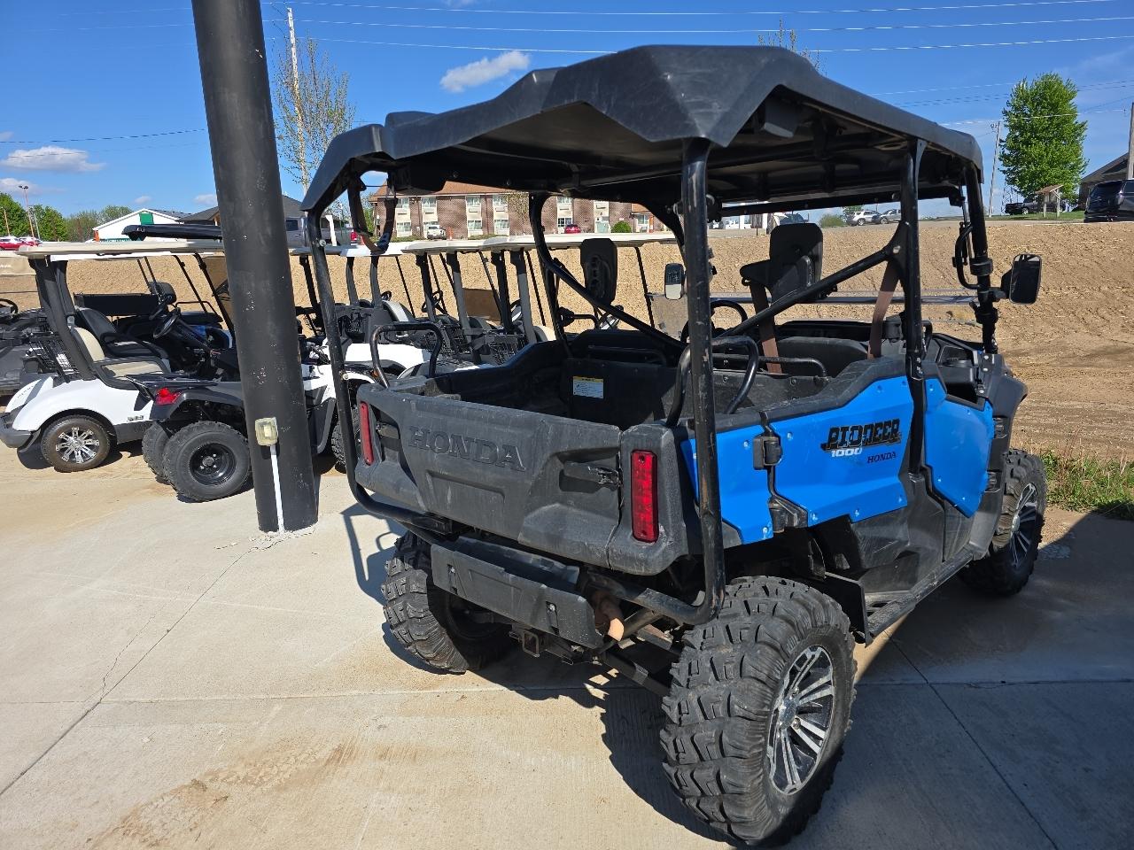 Honda Pioneer 1000 5 Deluxe  2017