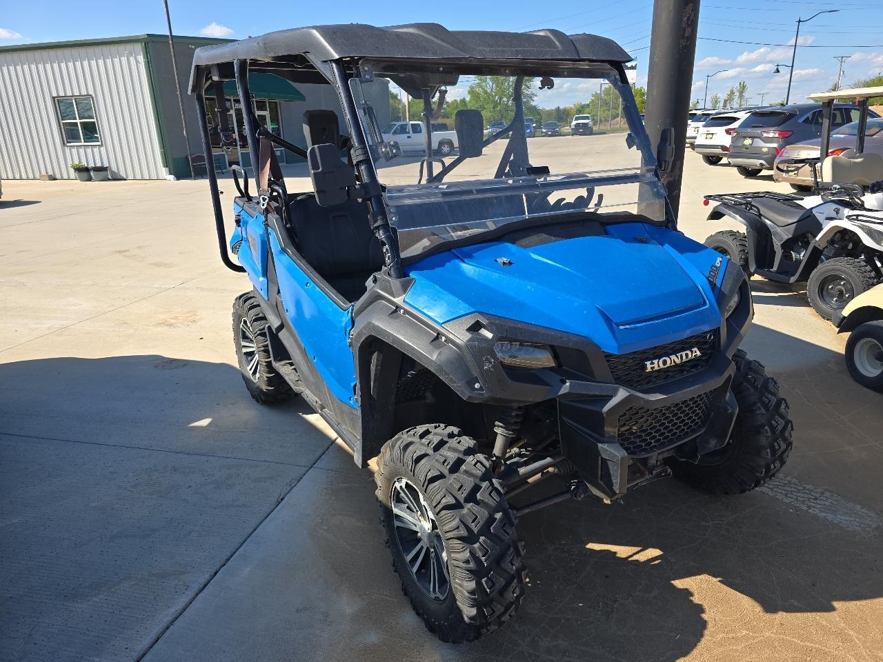 Honda Pioneer 1000 5 Deluxe  2017