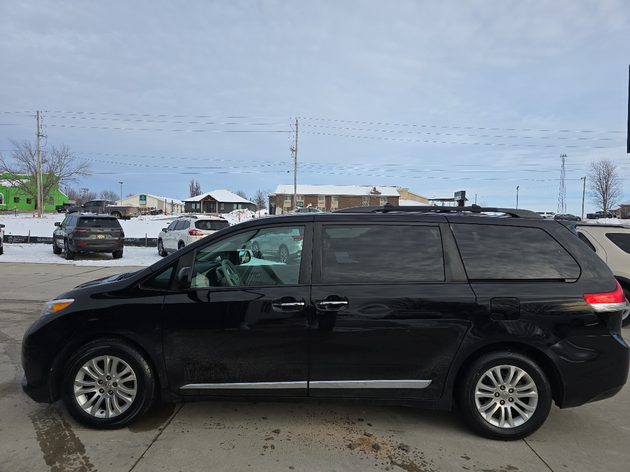 Toyota Sienna 5dr 7-Pass Van V6 XLE AAS FWD (Natl) 2014