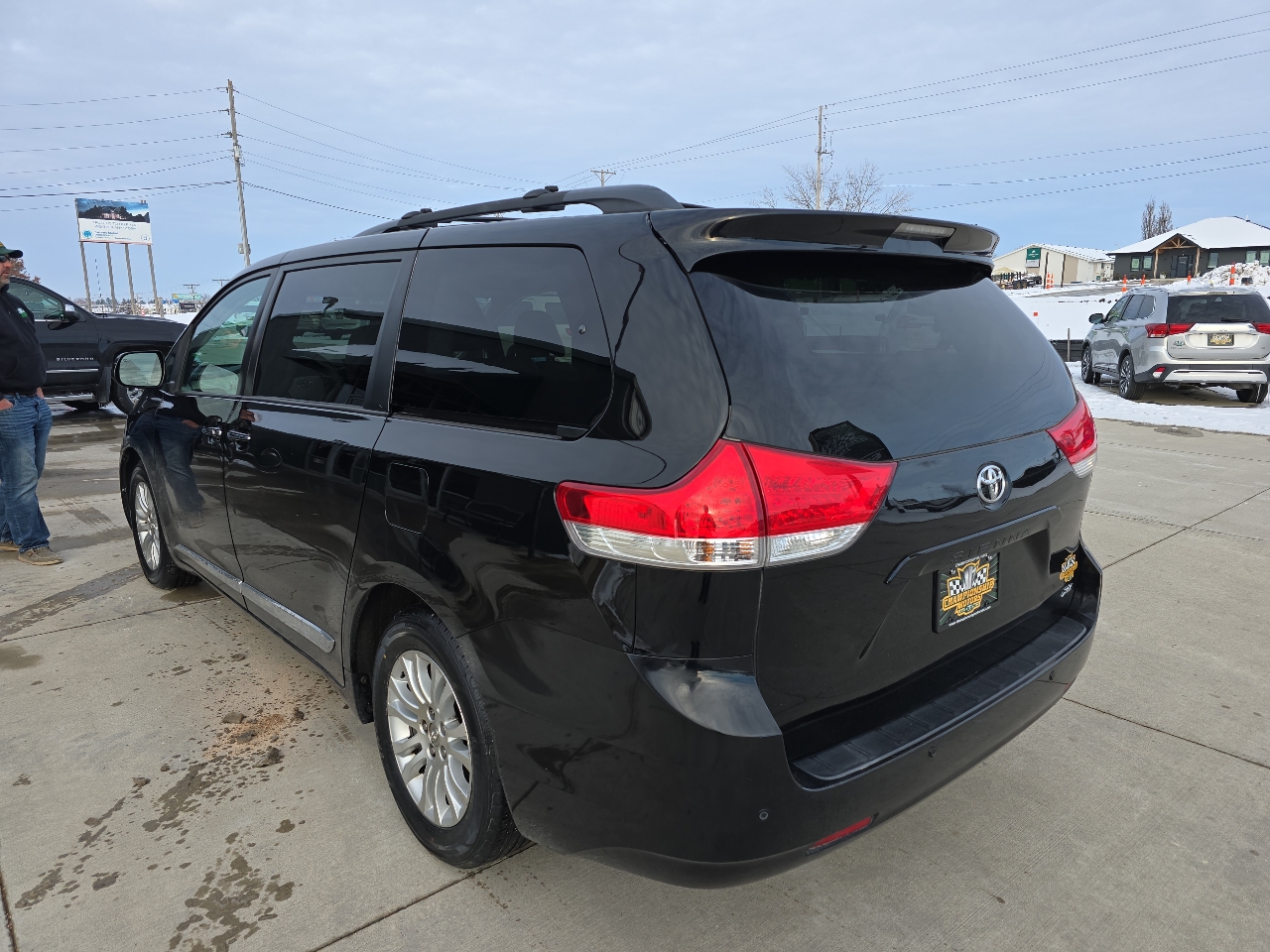 Toyota Sienna 5dr 7-Pass Van V6 XLE AAS FWD (Natl) 2014