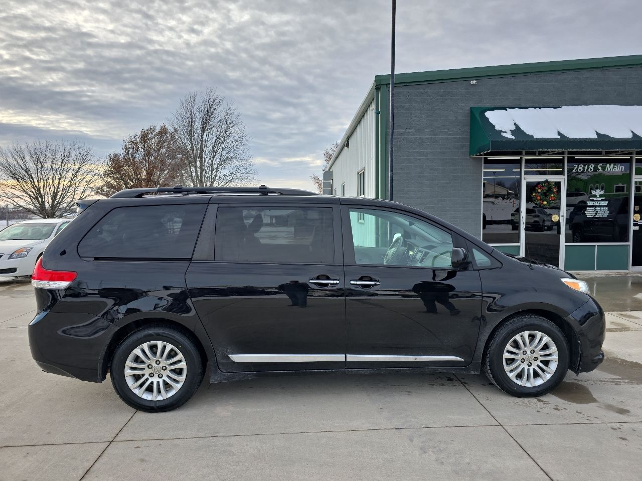 Toyota Sienna 5dr 7-Pass Van V6 XLE AAS FWD (Natl) 2014