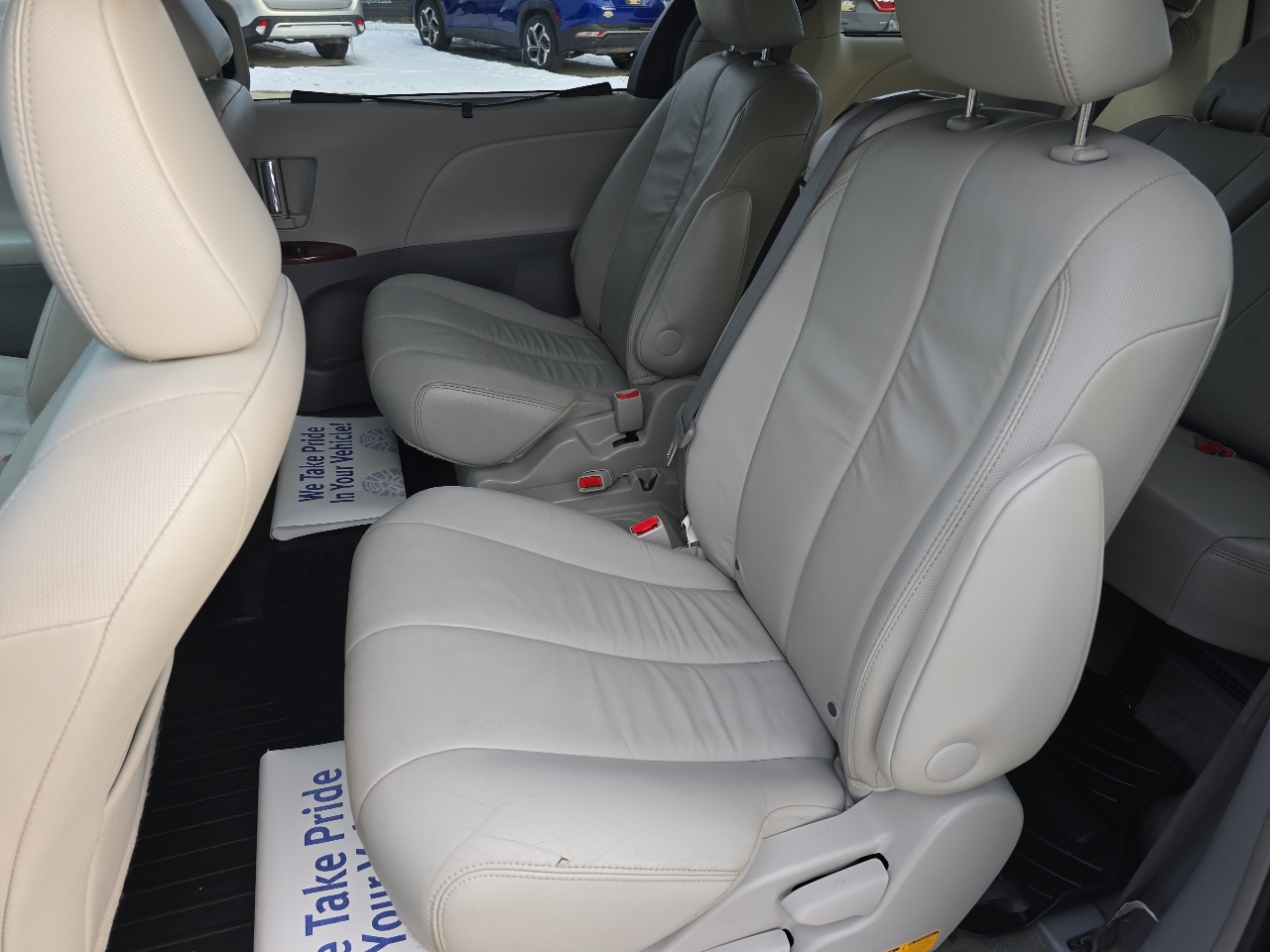 Toyota Sienna 5dr 7-Pass Van V6 XLE AAS FWD (Natl) 2014