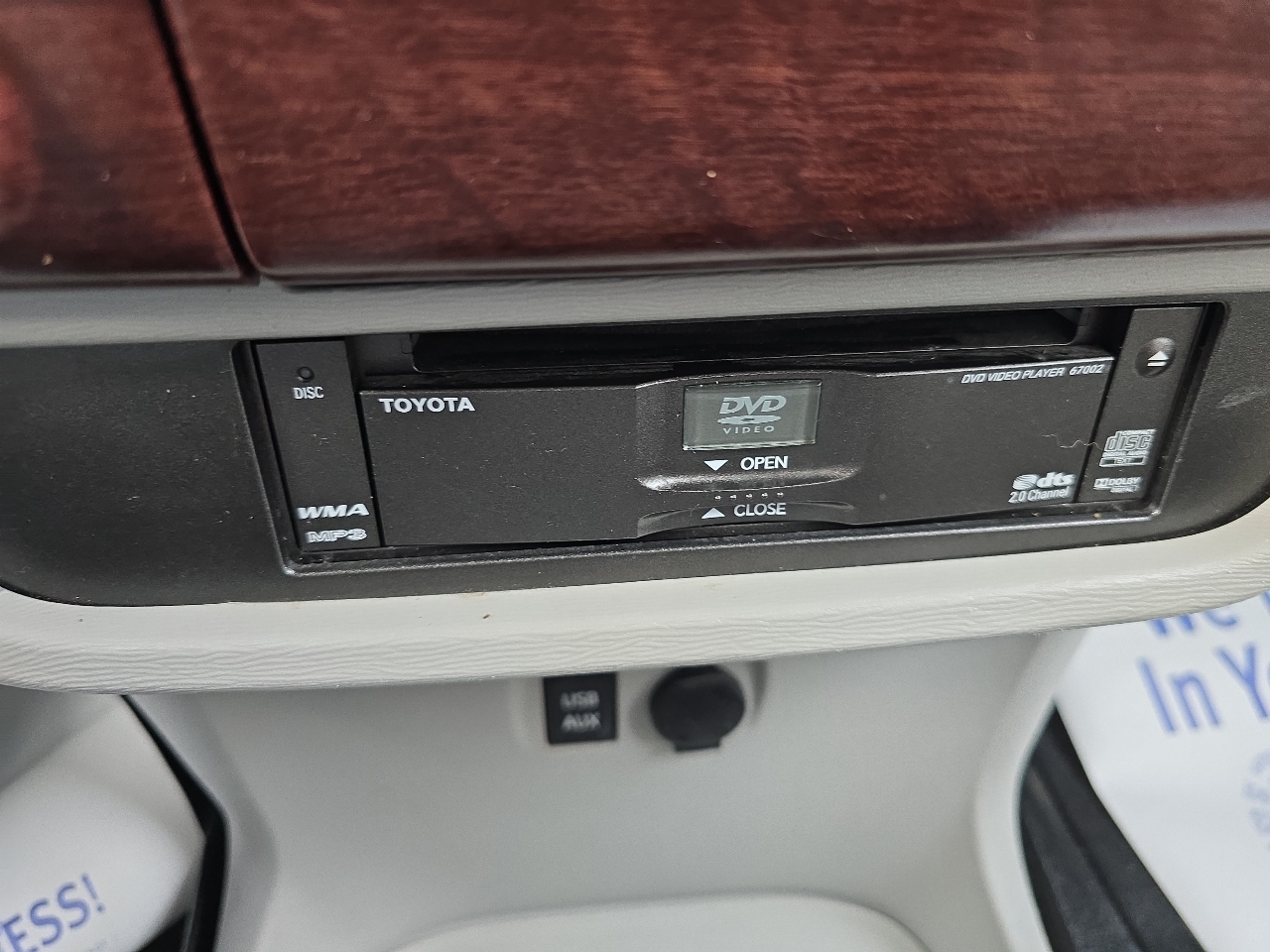 Toyota Sienna 5dr 7-Pass Van V6 XLE AAS FWD (Natl) 2014