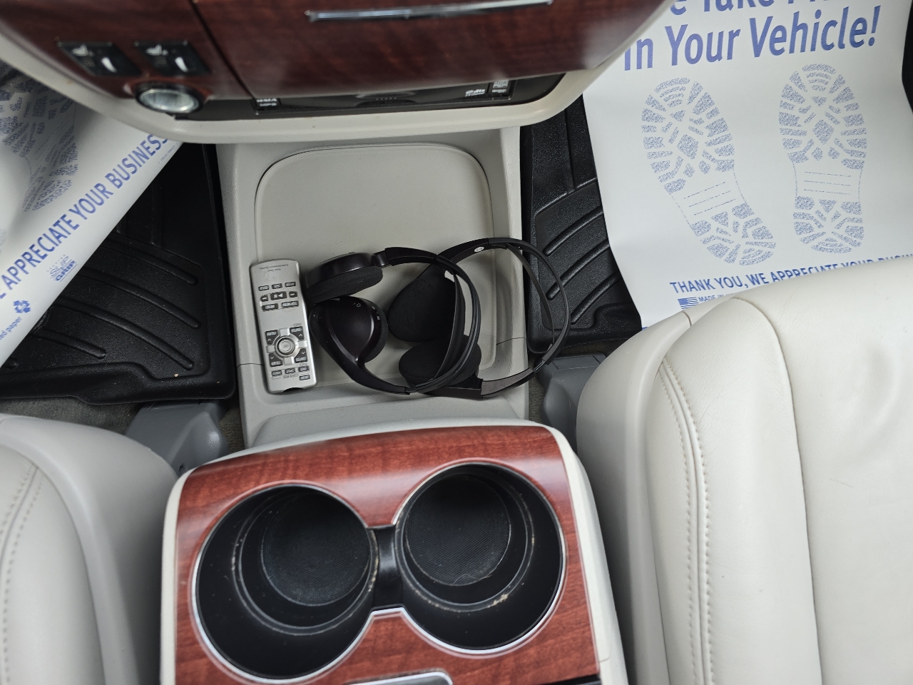 Toyota Sienna 5dr 7-Pass Van V6 XLE AAS FWD (Natl) 2014