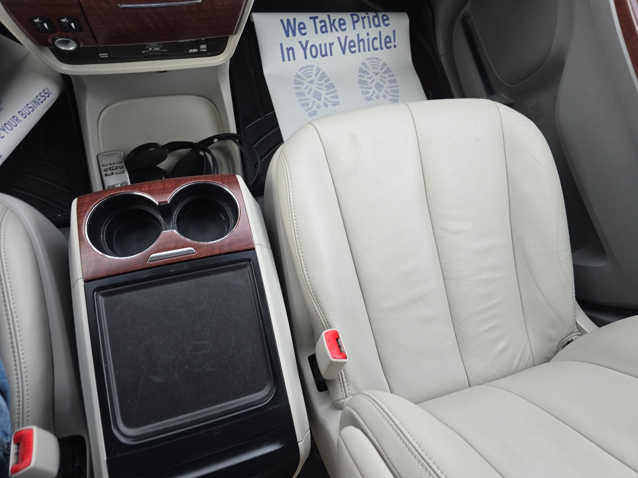 Toyota Sienna 5dr 7-Pass Van V6 XLE AAS FWD (Natl) 2014