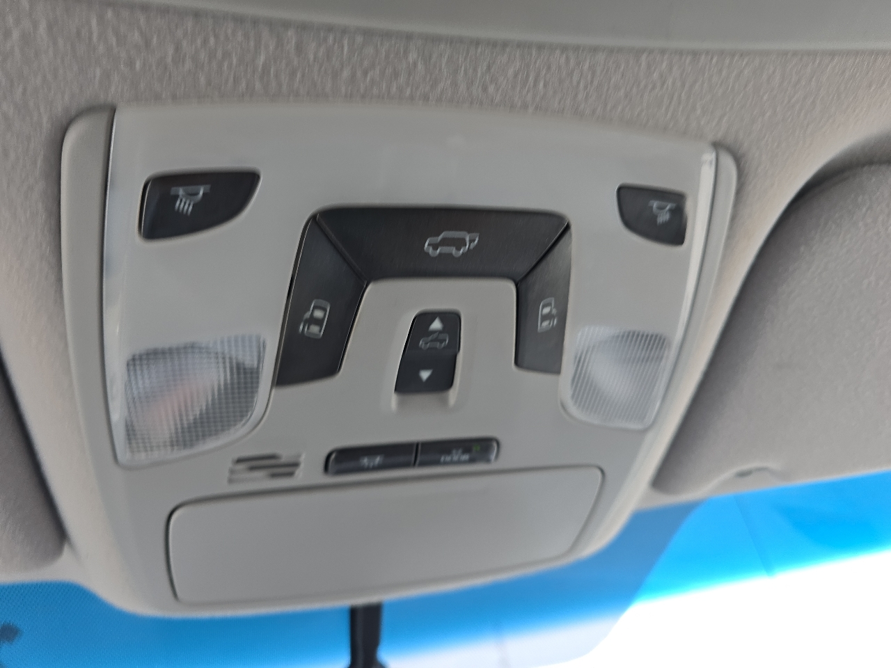 Toyota Sienna 5dr 7-Pass Van V6 XLE AAS FWD (Natl) 2014