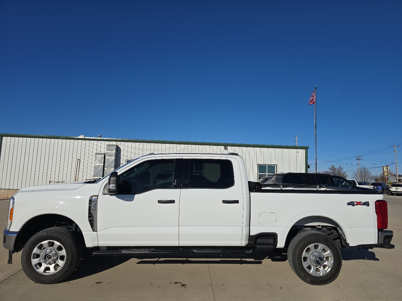 Ford Super Duty F-350 SRW XLT 4WD Crew Cab 6.75' Box 2023