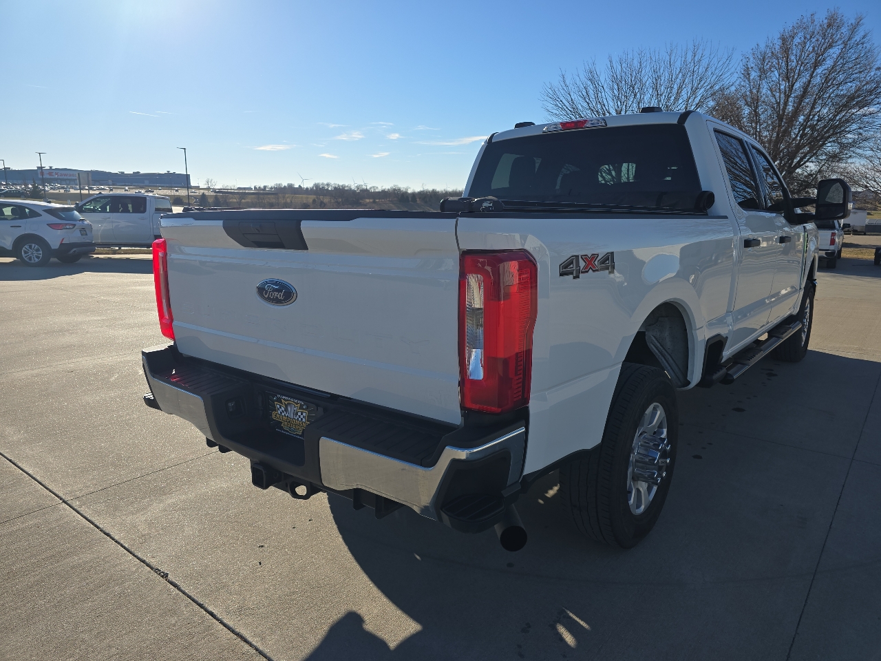 Ford Super Duty F-350 SRW XLT 4WD Crew Cab 6.75' Box 2023