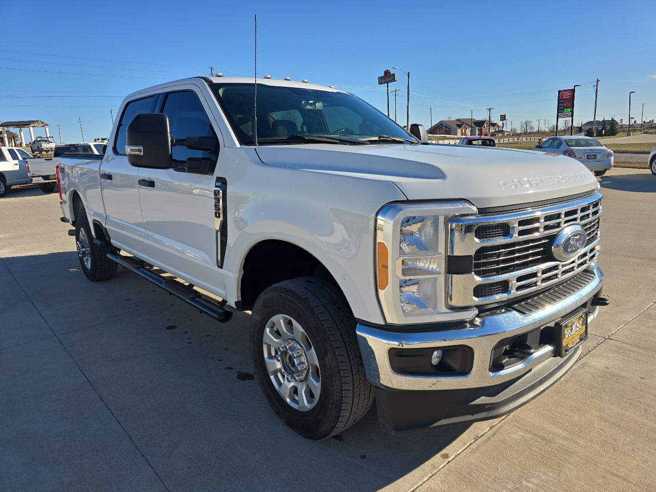 Ford Super Duty F-350 SRW XLT 4WD Crew Cab 6.75' Box 2023