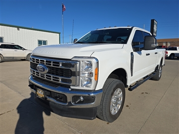 2023 Ford Super Duty F-350 SRW XLT 4WD Crew Cab 6.75' Box