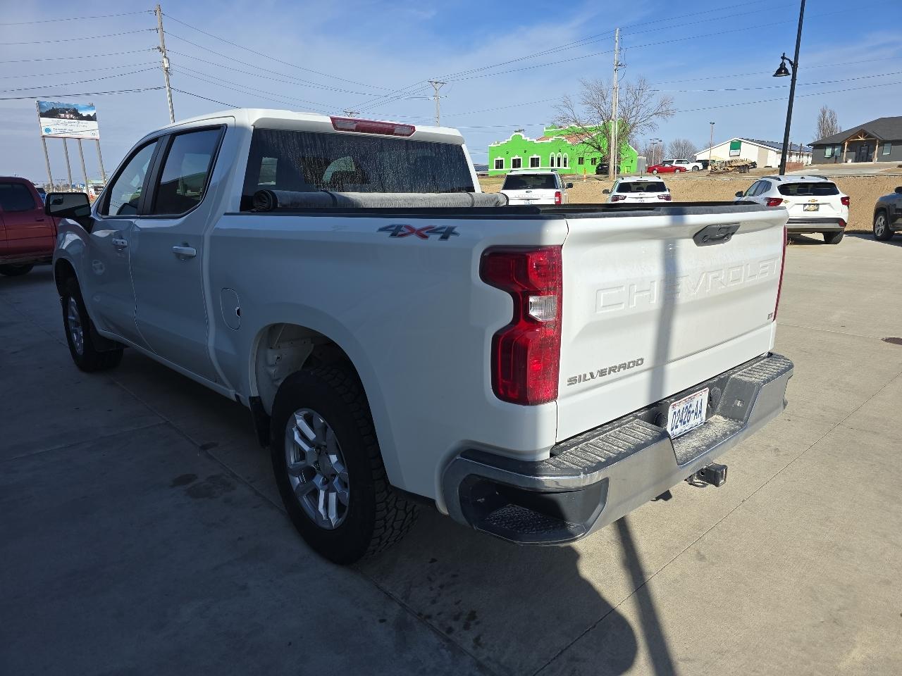 Chevrolet Silverado 1500 4WD Crew Cab 147" LT w/1LT 2022