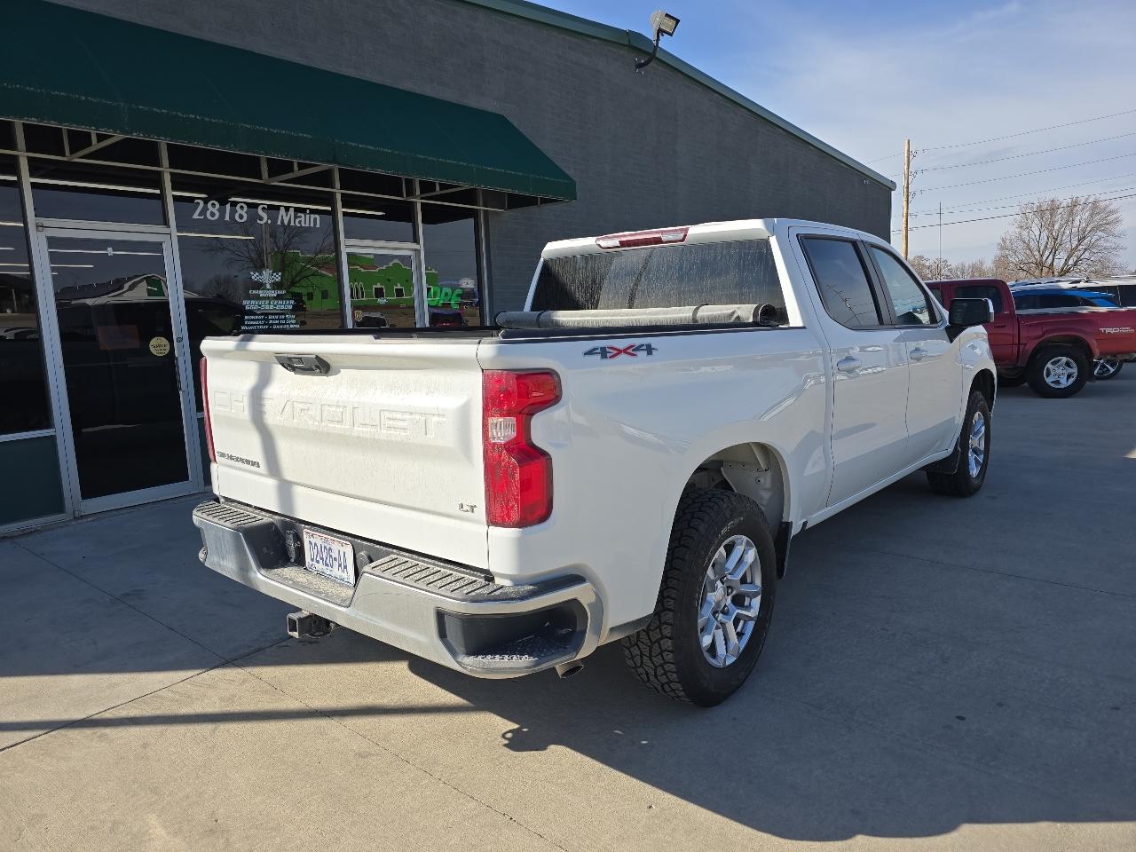 Chevrolet Silverado 1500 4WD Crew Cab 147" LT w/1LT 2022