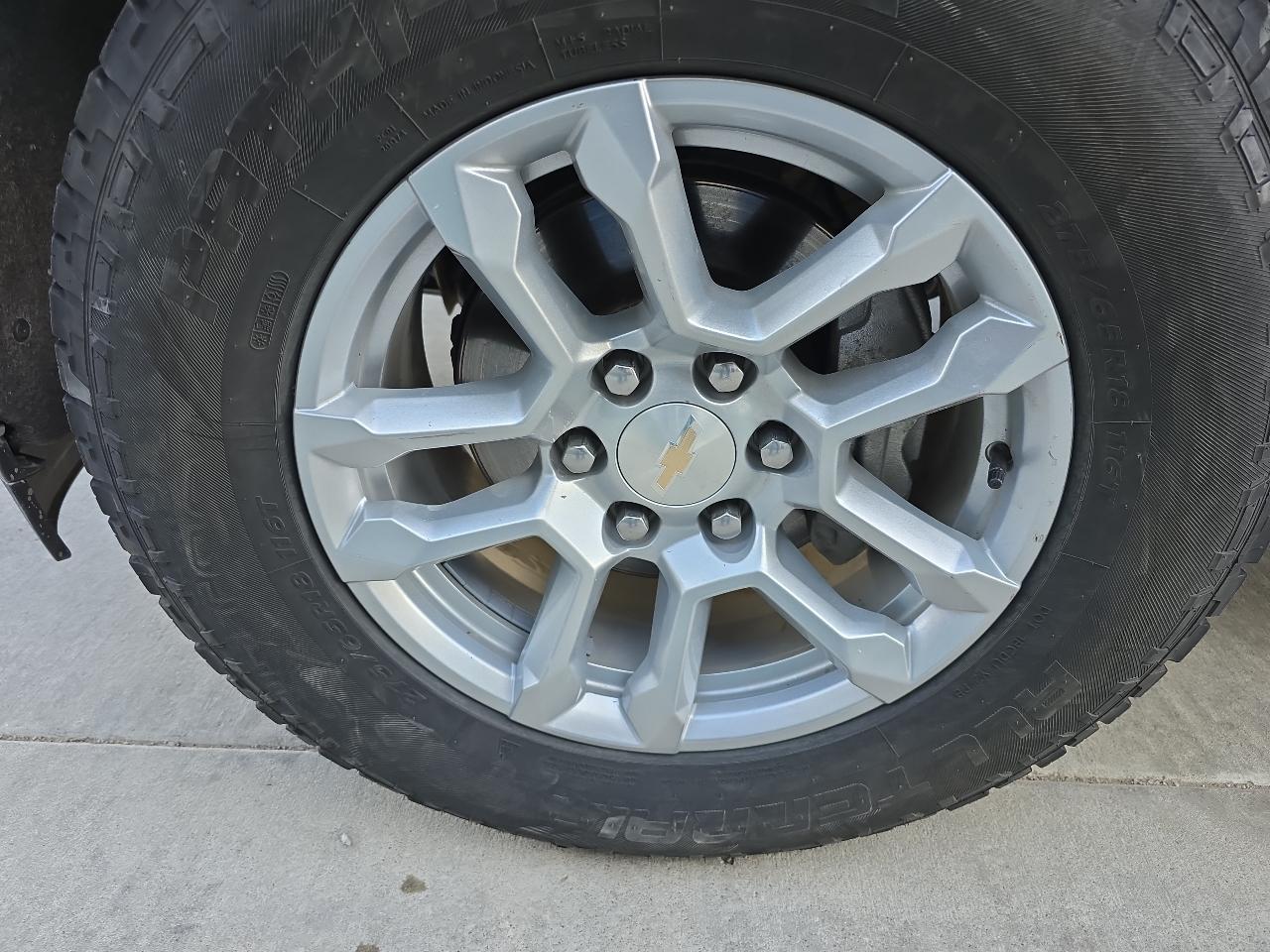 Chevrolet Silverado 1500 4WD Crew Cab 147" LT w/1LT 2022