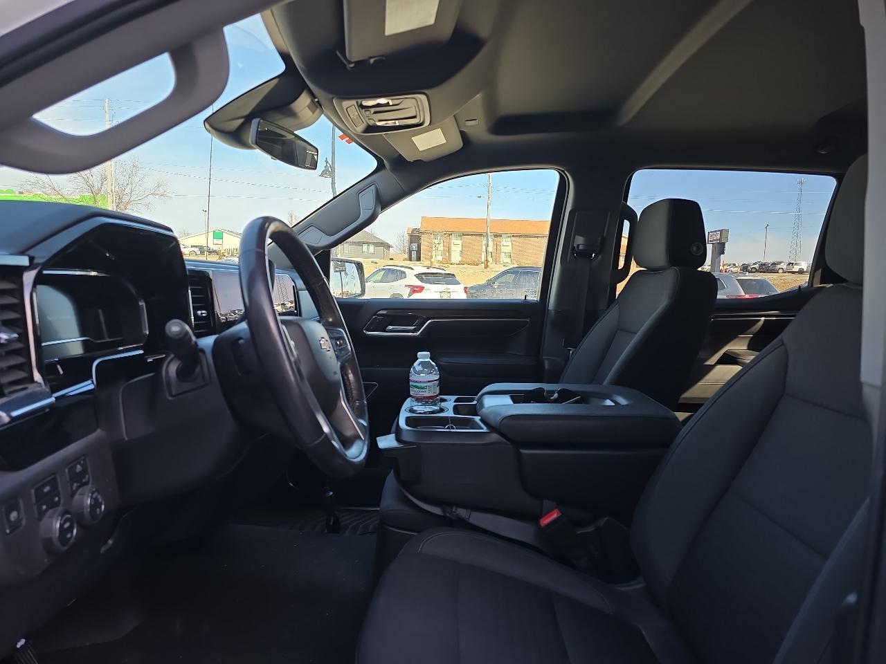 Chevrolet Silverado 1500 4WD Crew Cab 147" LT w/1LT 2022