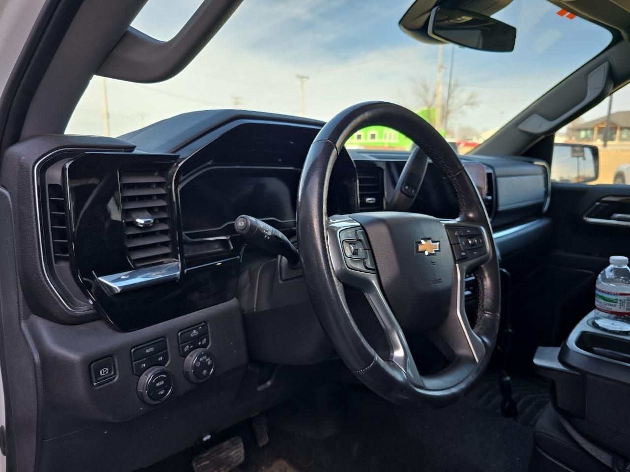 Chevrolet Silverado 1500 4WD Crew Cab 147" LT w/1LT 2022