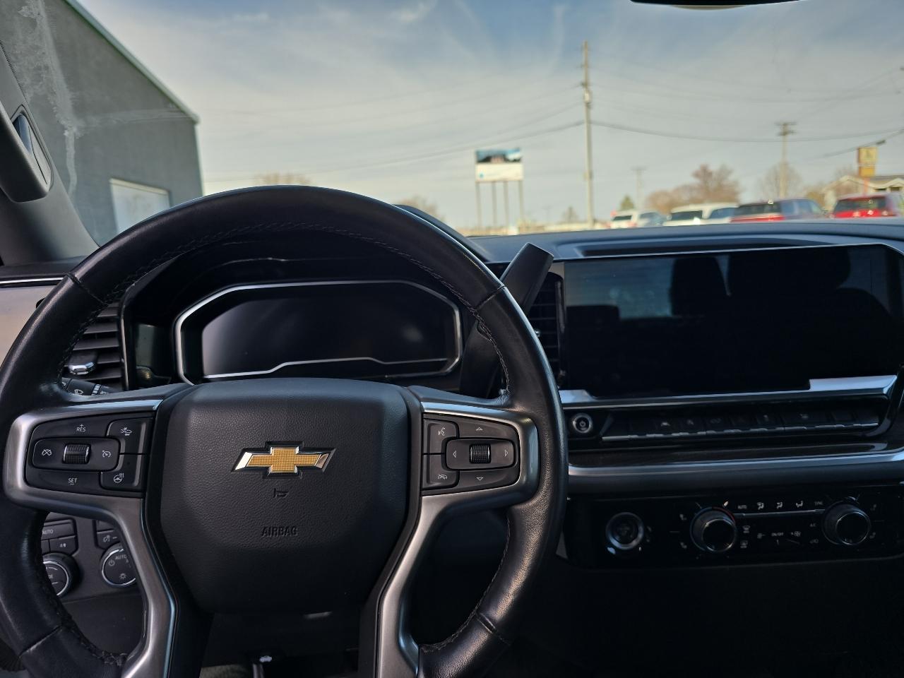 Chevrolet Silverado 1500 4WD Crew Cab 147" LT w/1LT 2022