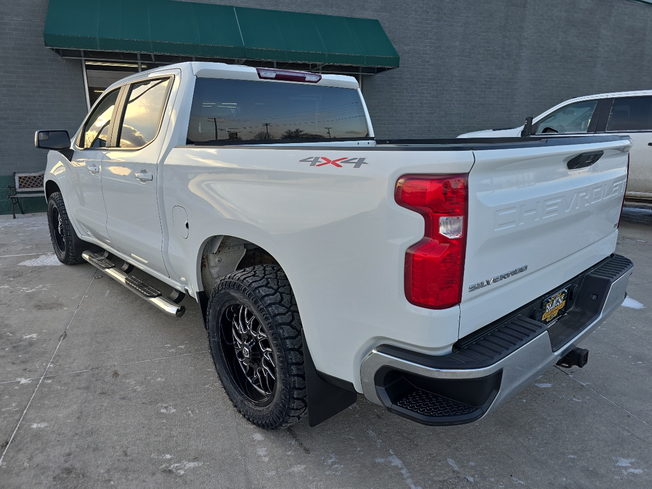 Chevrolet Silverado 1500 4WD Crew Cab 147" LT w/1LT 2022
